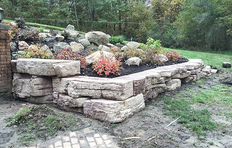 Flint+Michigan+rock+bed+landscaper+H+and+M+landscaping (1)